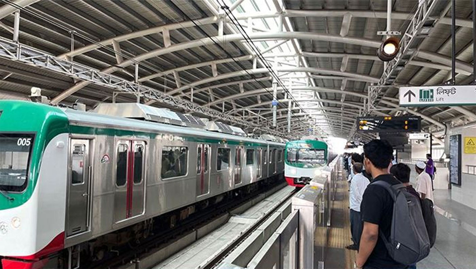 মেট্রোরেলে একদিনে ৪ লক্ষাধিক যাত্রী পরিবহনের রেকর্ড